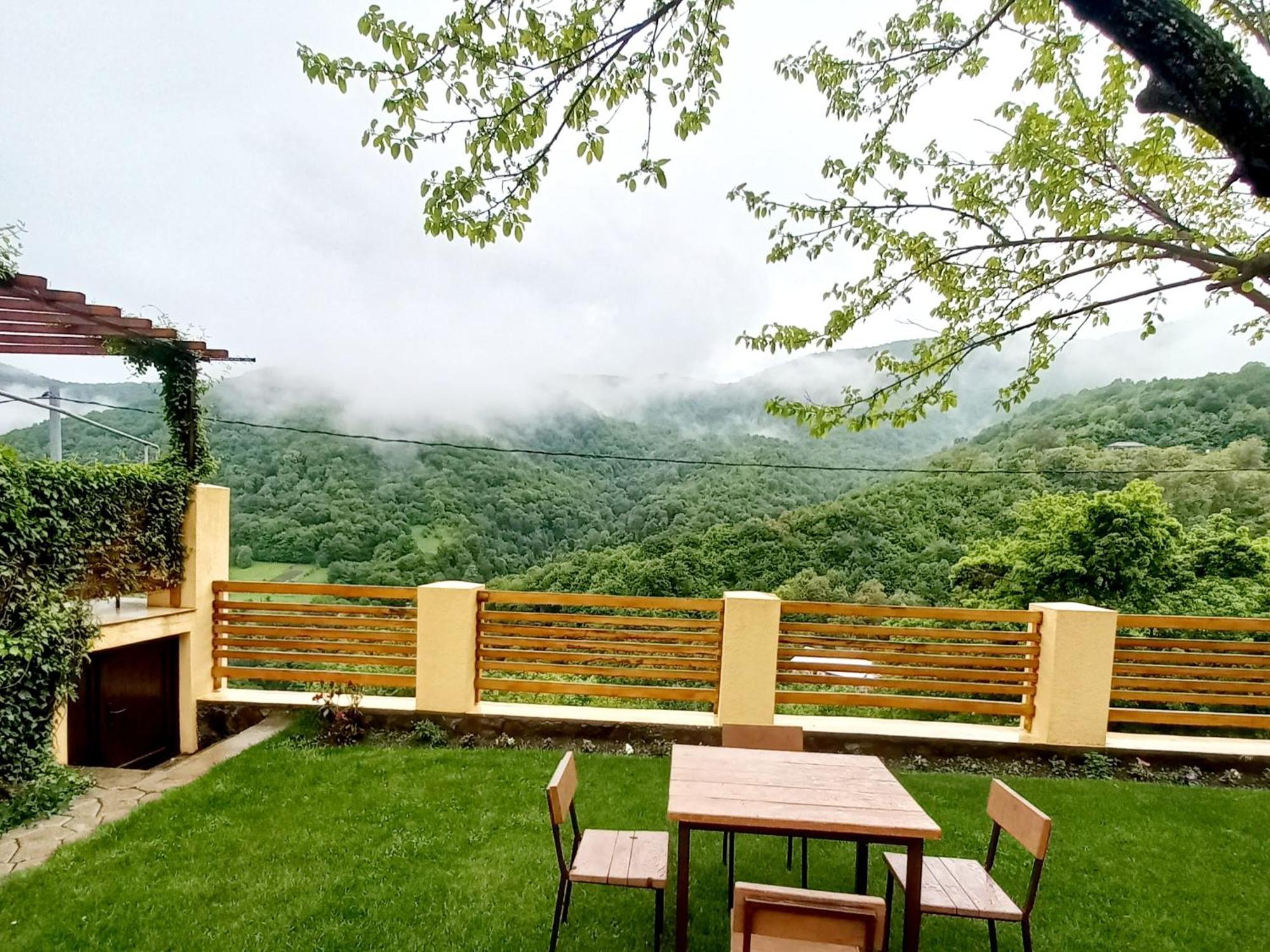 Dilivita Rest House ディリジャン エクステリア 写真