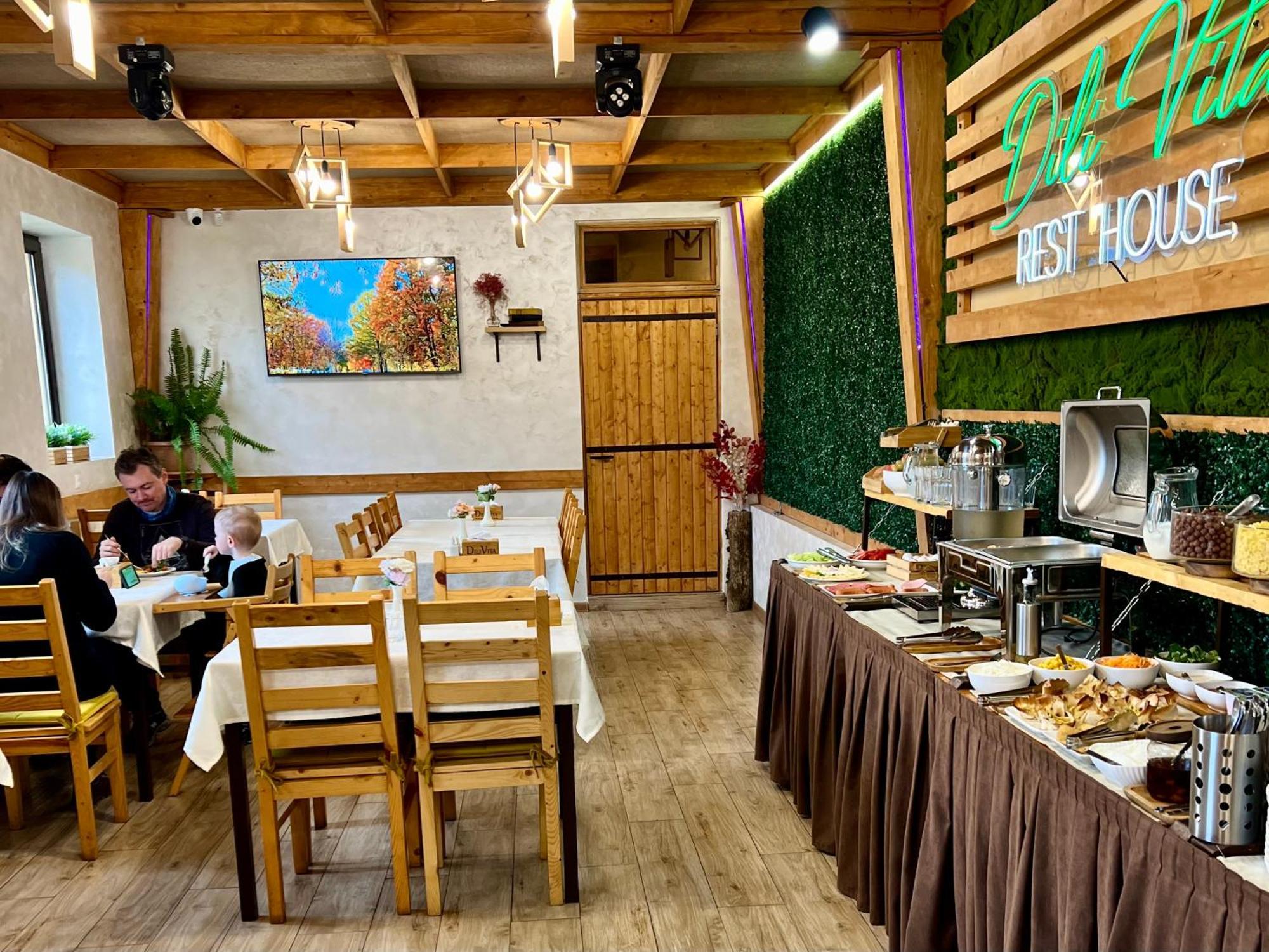 Dilivita Rest House ディリジャン エクステリア 写真